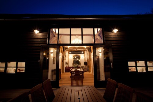 Creeksea Place Barns