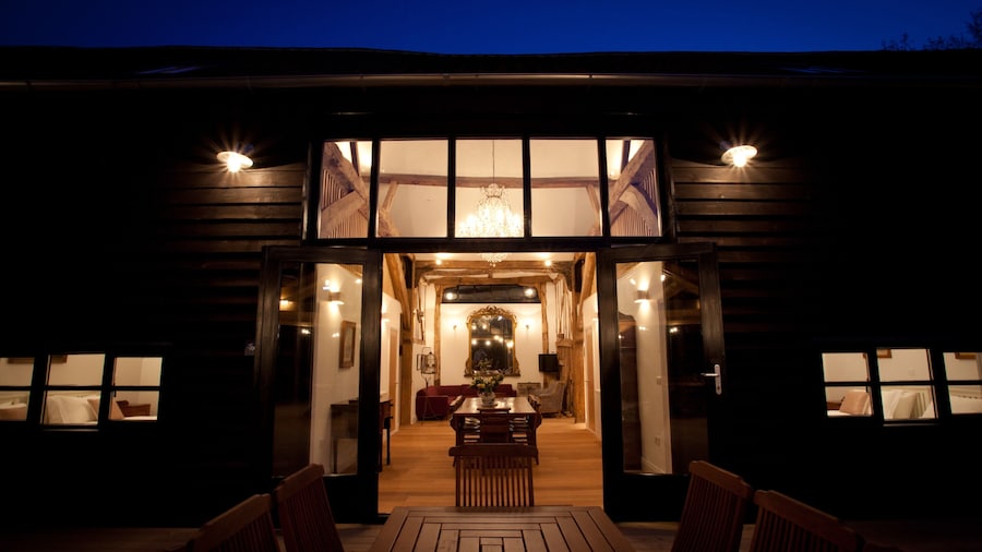 Creeksea Place Barns