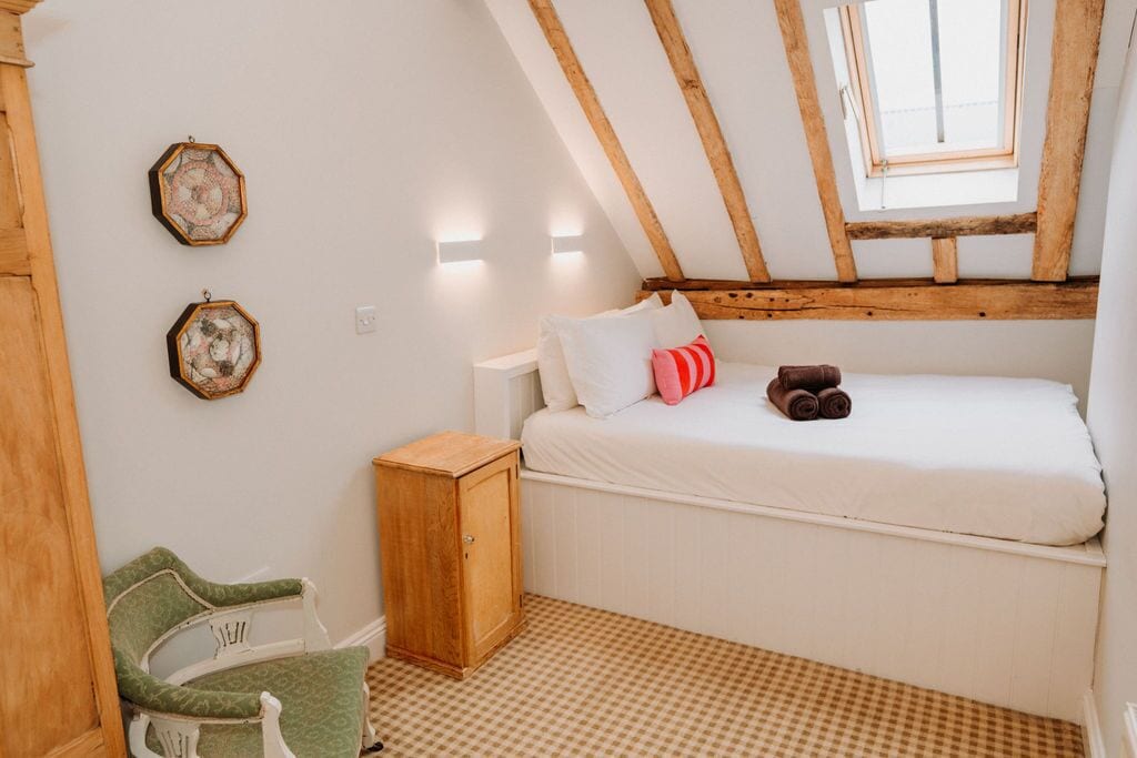 Hen House, 1 Bedroom | Premium bedding, individually decorated, individually furnished