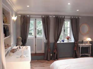 Individually decorated, individually furnished, soundproofing, free WiFi