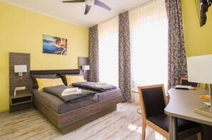 Flat-screen TV - Pension Eshramo (Barth)