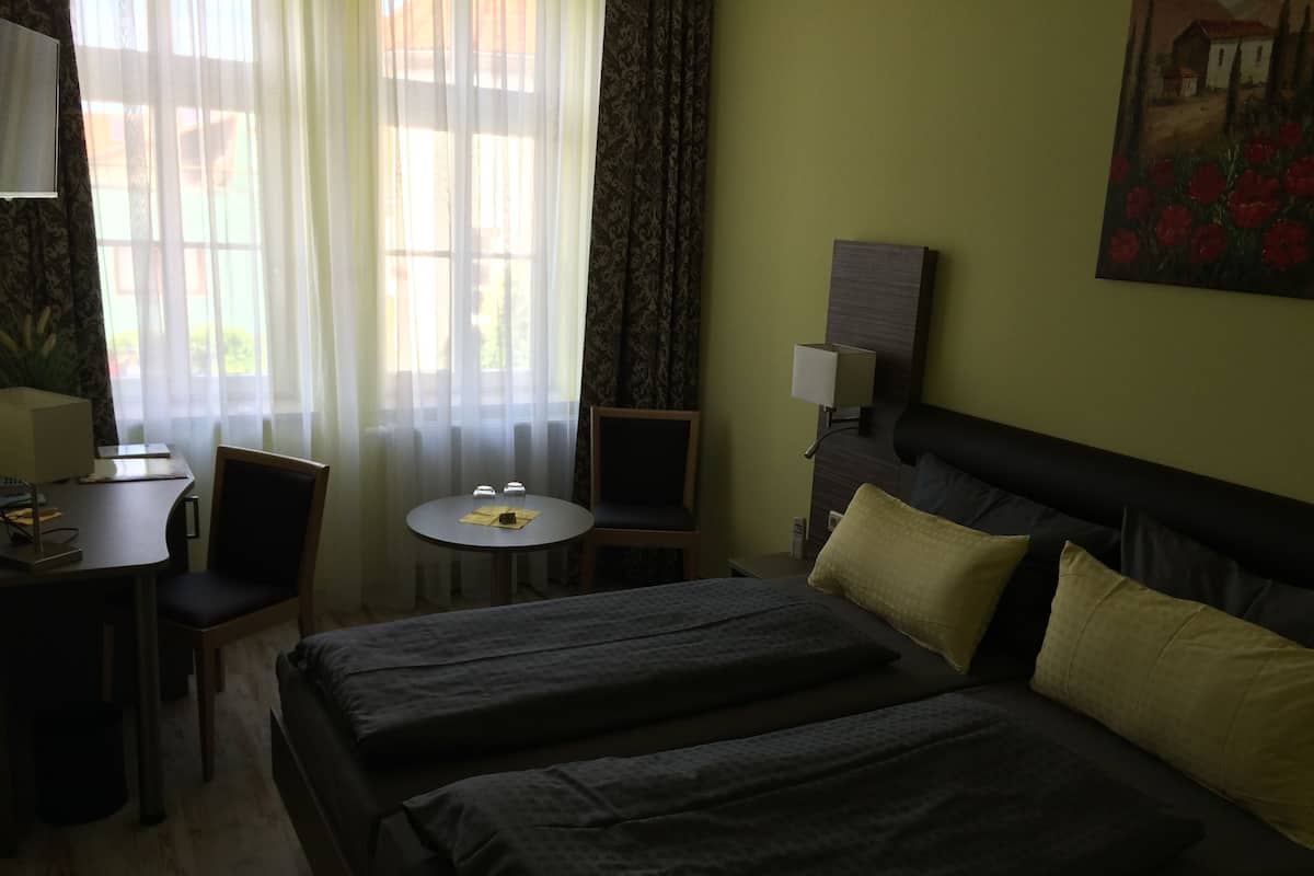 Double Room | In-room safe, blackout curtains, soundproofing, free WiFi