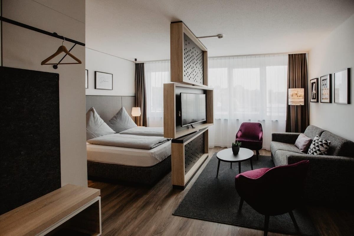 Comfort Apartment, 1 King Bed, Non Smoking | Premium bedding, in-room safe, individually decorated
