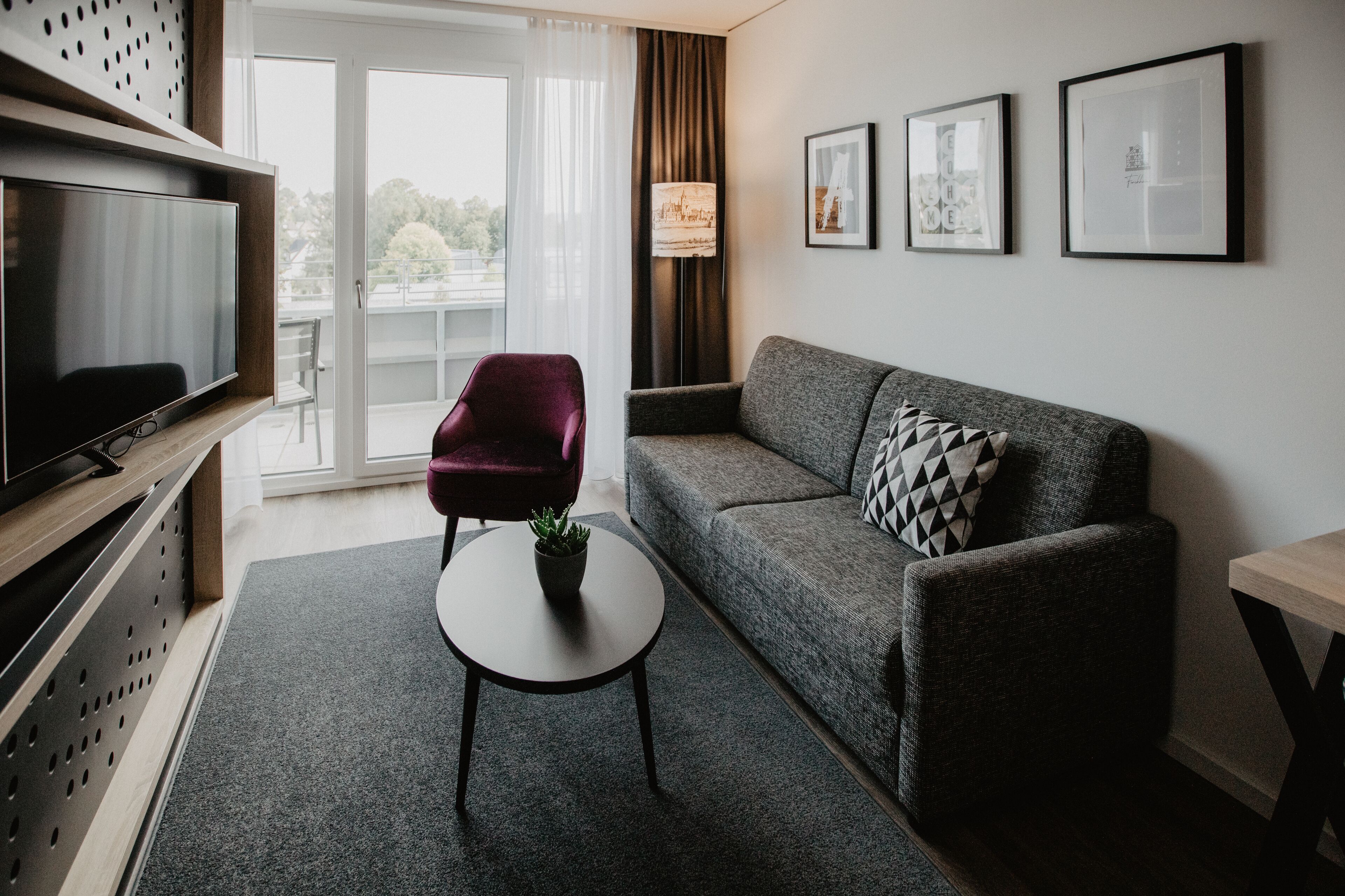 43-inch smart tv with digital channels, tv