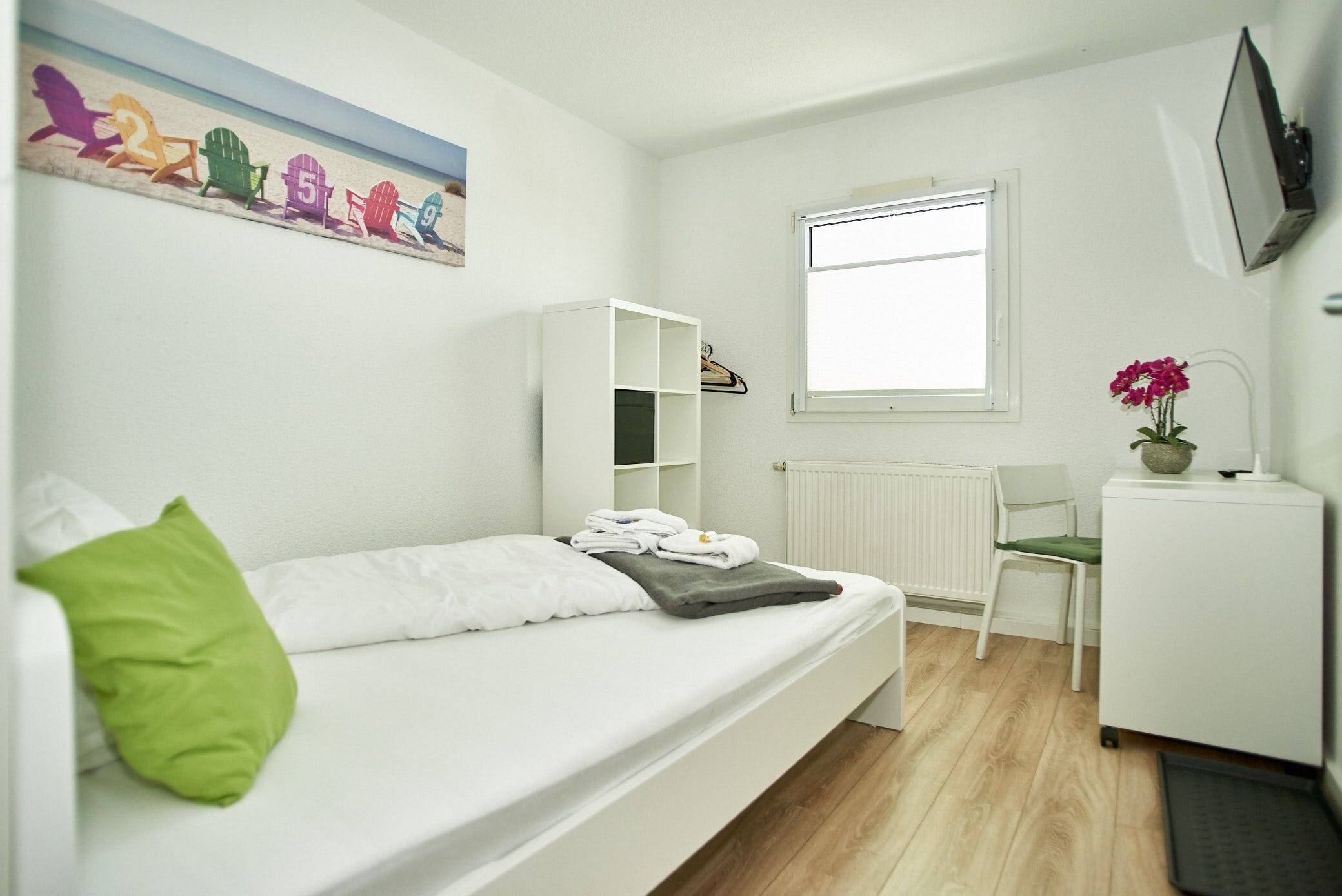 書桌、遮光布/窗簾、免費無線上網、床單