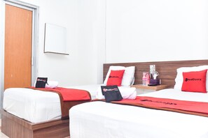 Habitación con 2 camas individuales | Escritorio y wifi gratis