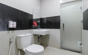 Douche, articles de toilette gratuits, serviettes fournies