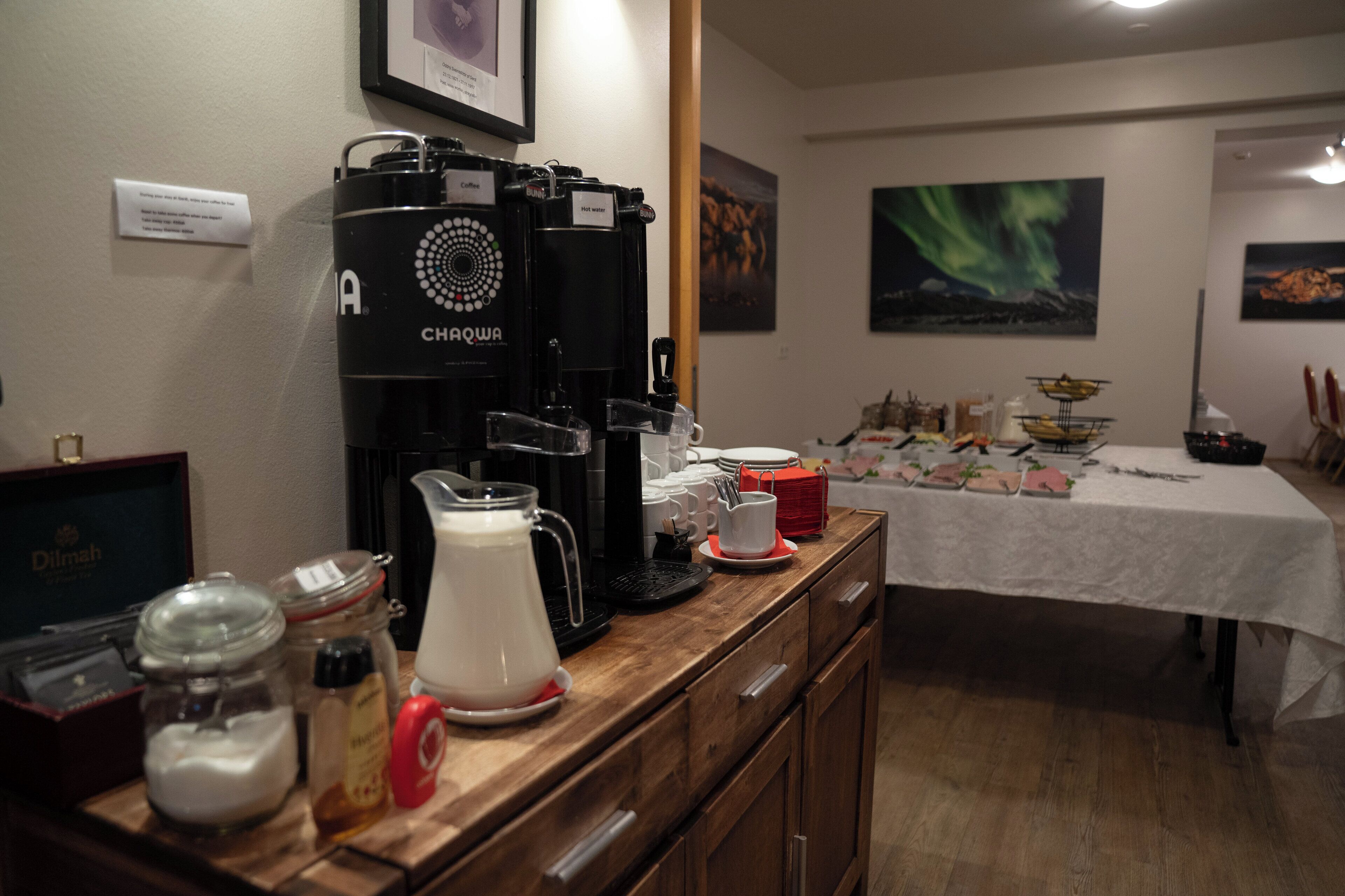 Café da manhã com buffet todos os dias (ISK 1950 por pessoa) 