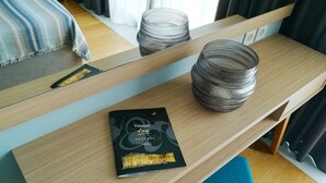 行政双人房, 阳台 (Acropolis View) | 办公桌、熨斗/熨衣板、免费 WiFi、床单