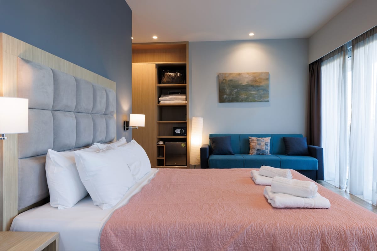 Desk, iron/ironing board, free WiFi, bed sheets