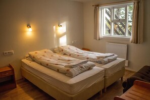 Zweibettzimmer, 2 Einzelbetten, Nichtraucher | Verdunkelungsvorhänge, Bügeleisen/Bügelbrett, kostenloses WLAN