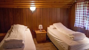 遮光窗簾/窗簾、熨斗/熨衫板、免費 Wi-Fi、床單