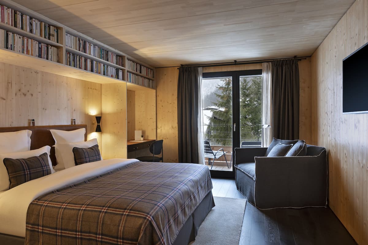 1 bedroom, in-room safe, individually decorated, individually furnished
