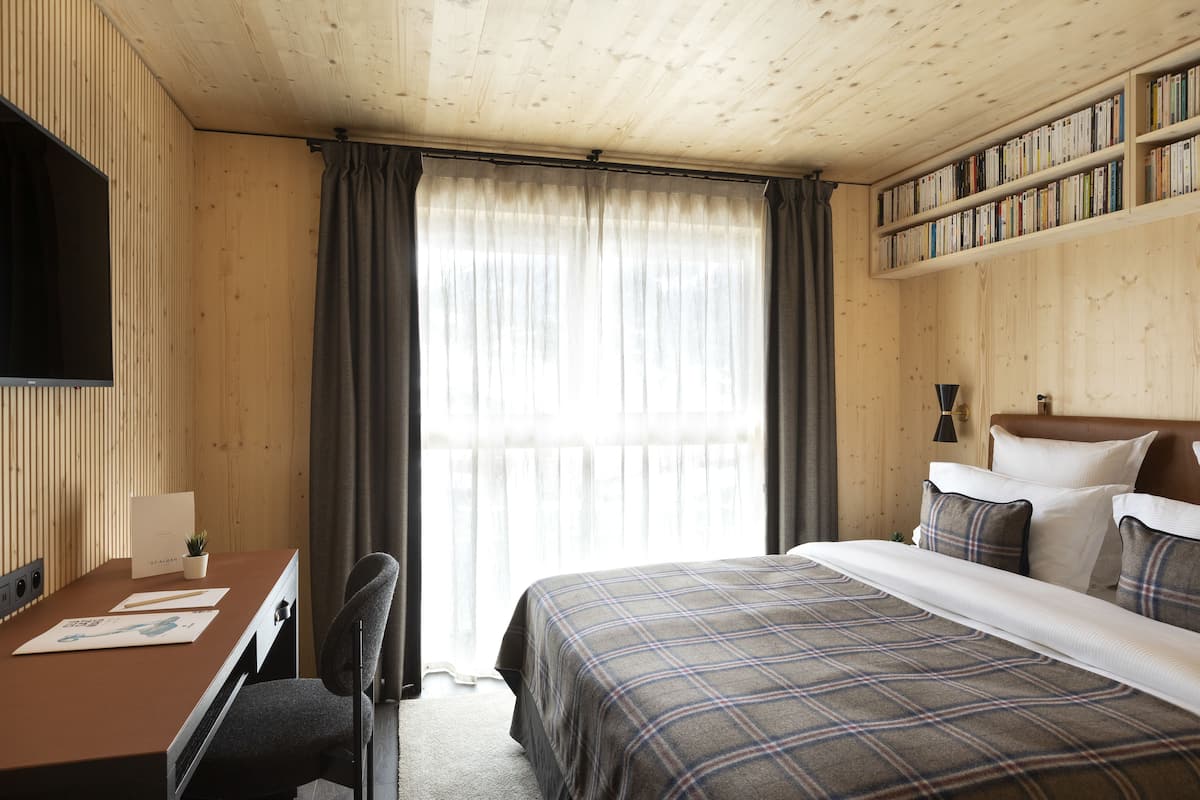 1 bedroom, in-room safe, individually decorated, individually furnished