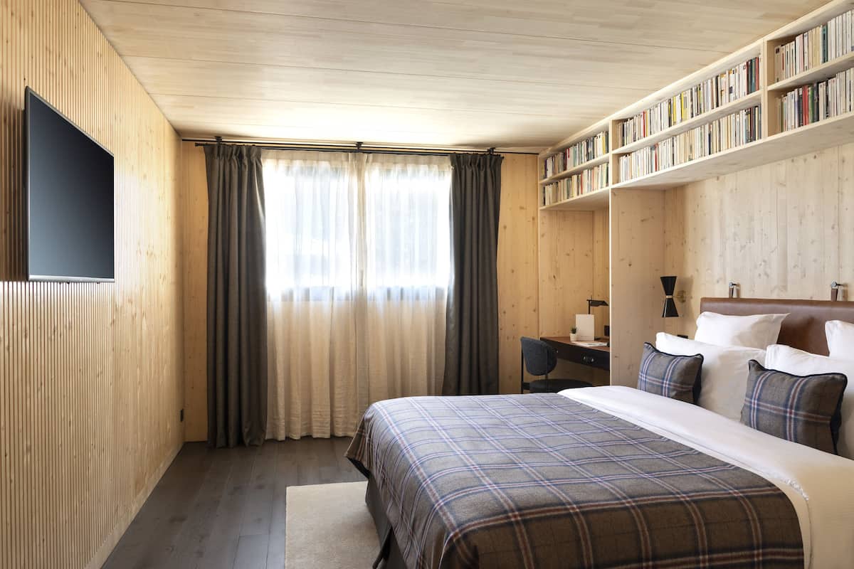 1 bedroom, in-room safe, individually decorated, individually furnished