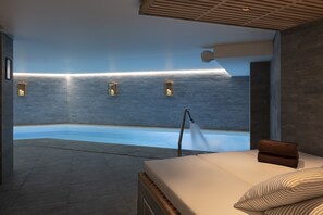 Una piscina cubierta