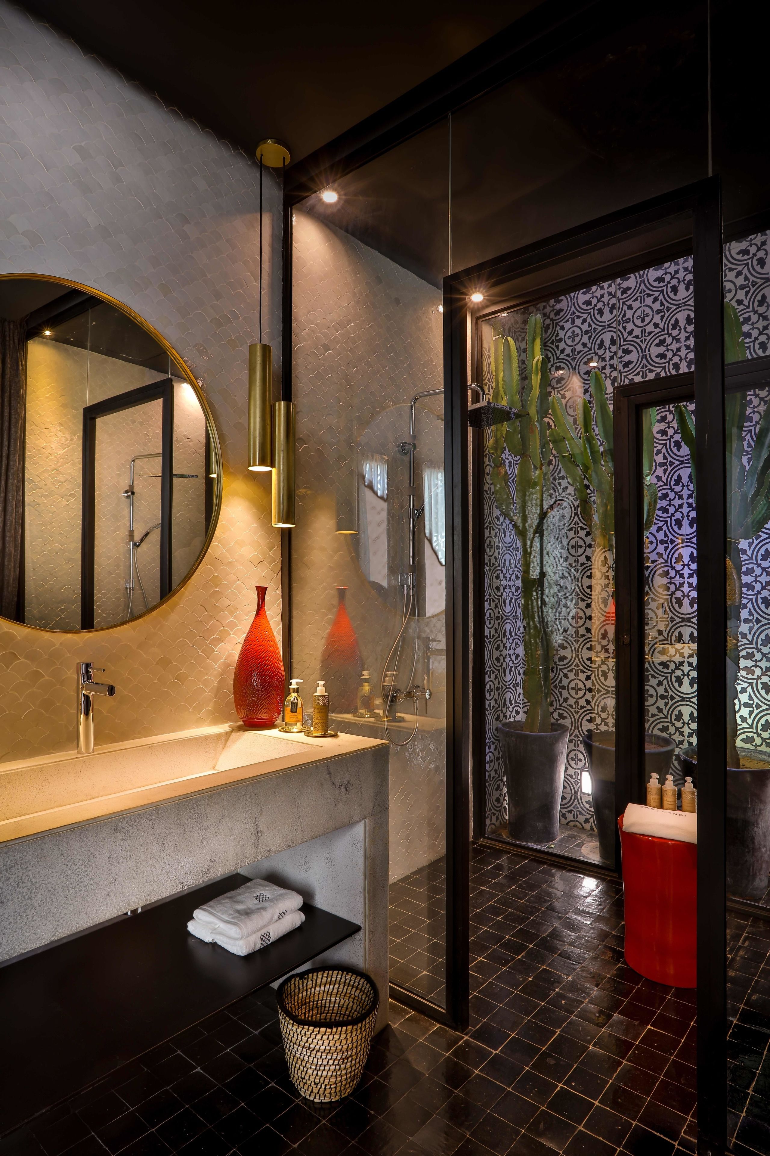 CACTUS SUITE | Badezimmer | Dusche, Komfortbadewanne, Designer-Toilettenartikel, Haartrockner