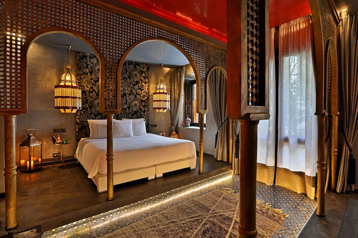 ARCH SUITE