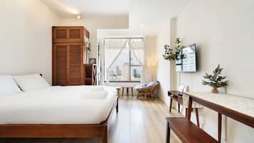 Comfort Studio, 1 Queen Bed, Ensuite, Tower | Individually decorated, individually furnished, desk, iron/ironing board