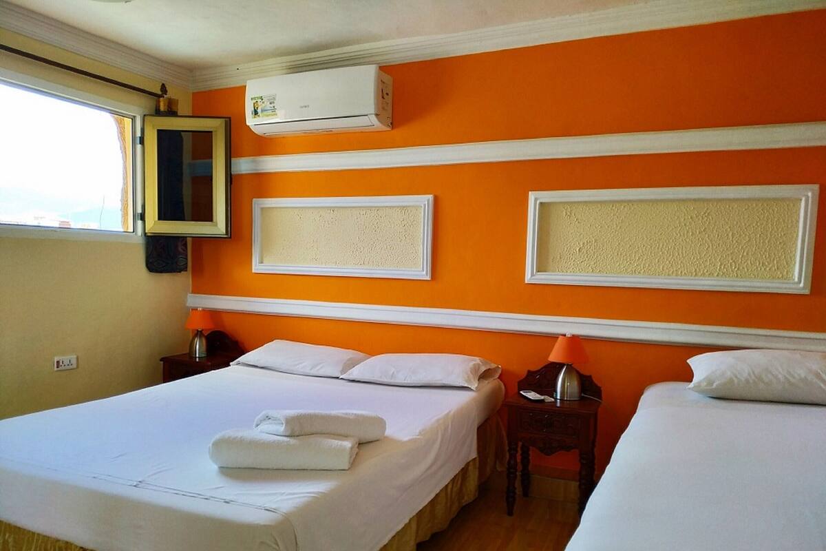 Chambre Ville double, terrasse, dans la tour | Literie de qualité, couette en duvet, minibar, coffre-fort