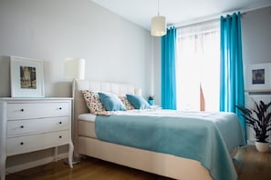 Business-Apartment, 1 Doppelbett, barrierefrei, Nichtraucher | Individuell dekoriert, individuell eingerichtet, Verdunkelungsvorhänge