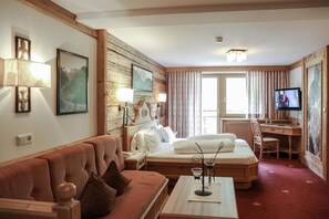In-room safe, free cribs/infant beds, free WiFi, bed sheets - Alpenromantik Hotel Wirlerhof (Galtur)