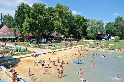 Happy Camp mobile homes in Füred Camping