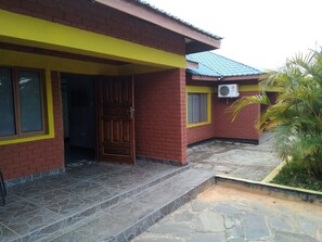 Basic Single Room (Highland House) | Terrace/patio