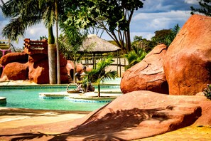 4 outdoor pools - Dream Valley Park & Lodge (Lusaka)