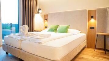 Comfort-Doppelzimmer, 1 Queen-Bett | Zimmersafe, Schreibtisch, VerdunkelungsvorhÀnge, schallisolierte Zimmer