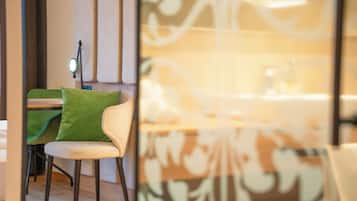 Comfort Double Room, 1 Queen Bed | In-room safe, desk, blackout drapes, soundproofing