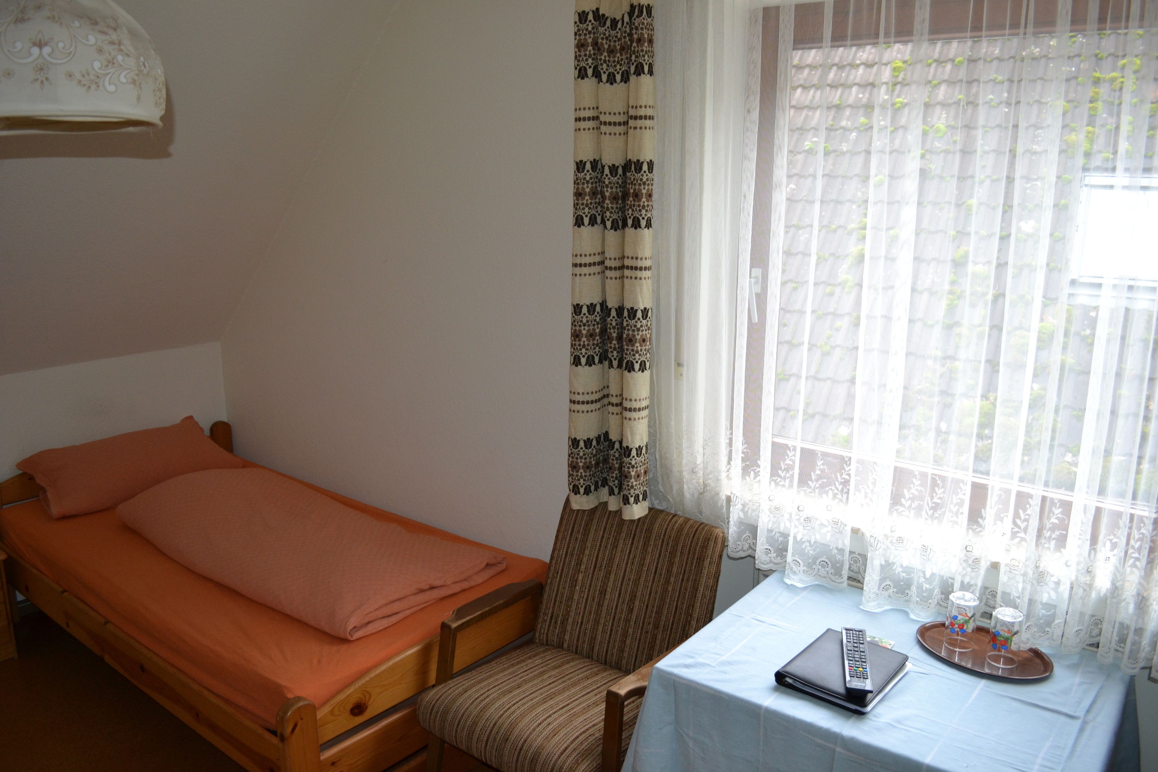 single room | hypo-allergenic bedding, individually furnished, desk