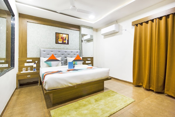 Desk, rollaway beds, free WiFi