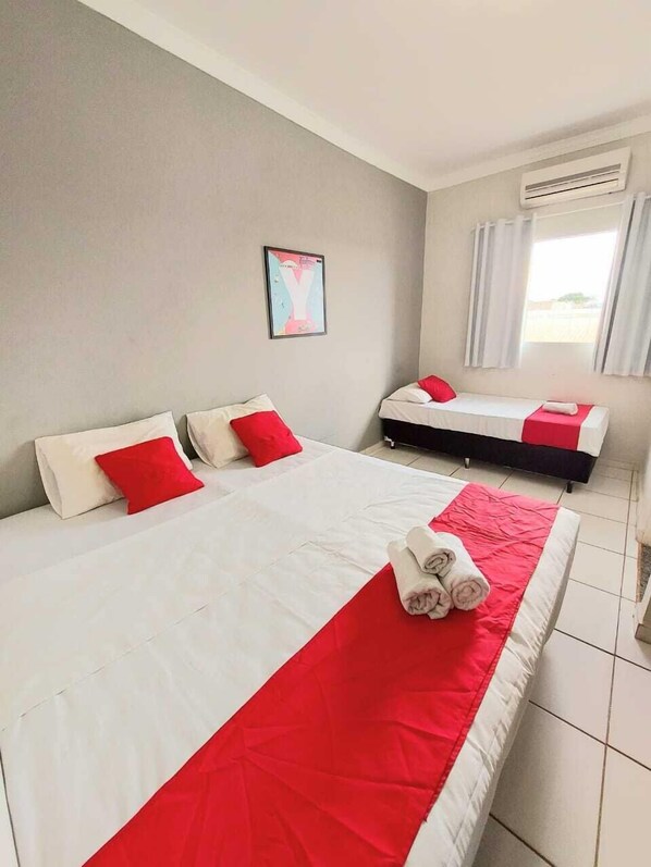 Triple Room, Multiple Beds | Free WiFi, bed sheets