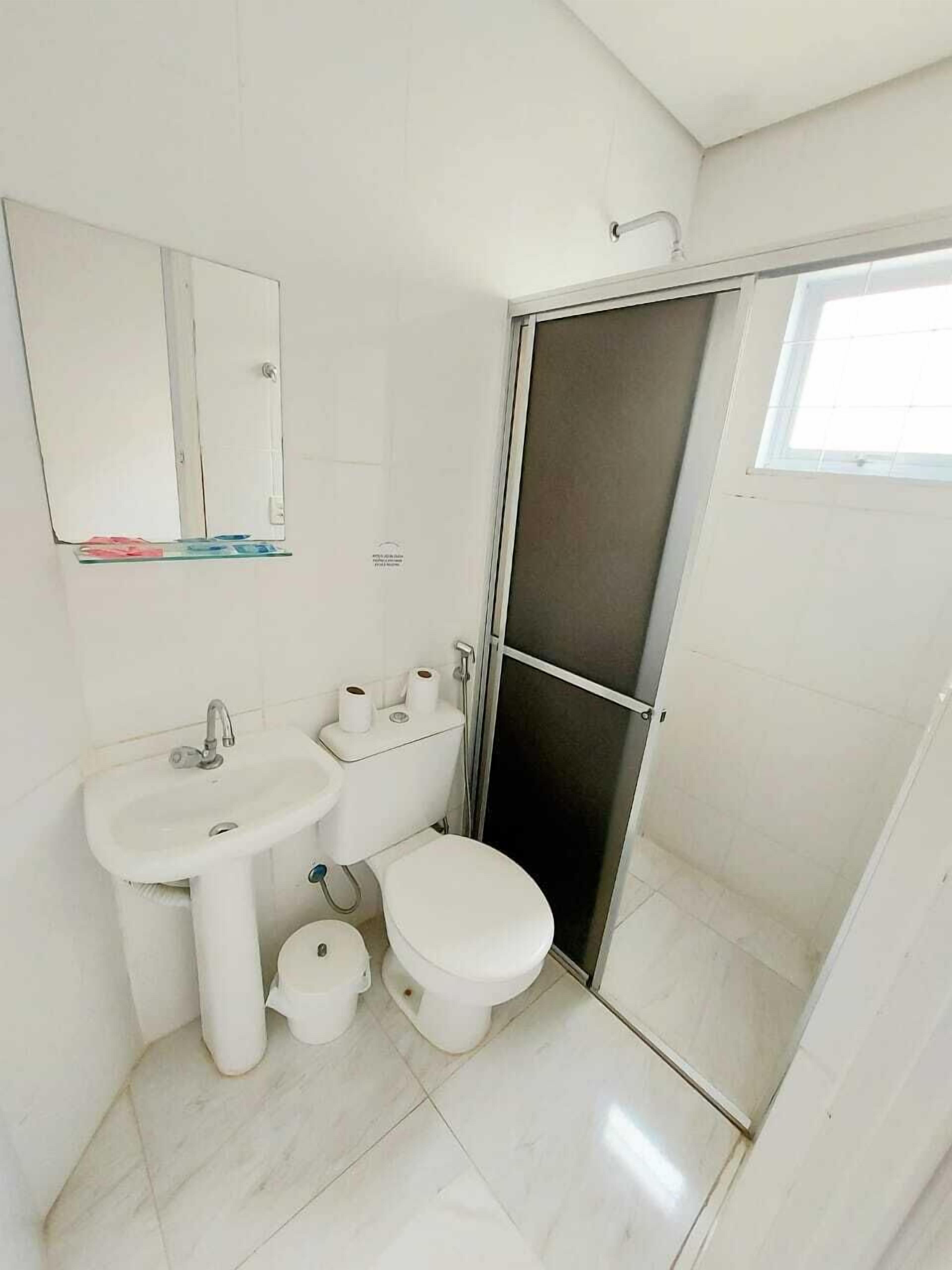 twin room | bathroom | shower, free toiletries, towels, soap