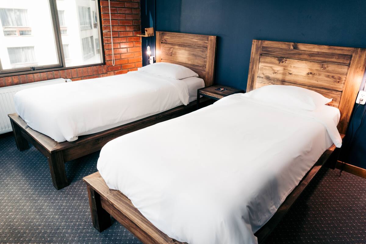 Kahden hengen standard-huone (kaksi sänkyä) | Ilmainen Wi-Fi, vuodevaatteet