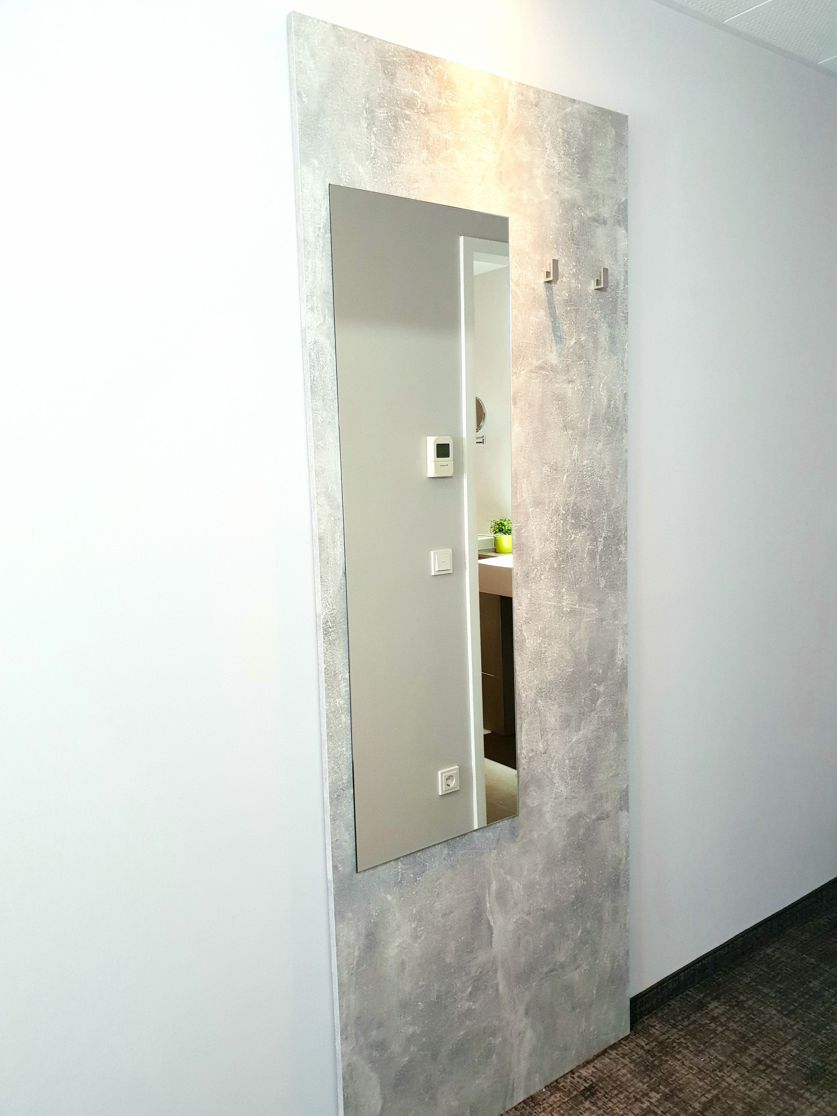 single room | room amenity