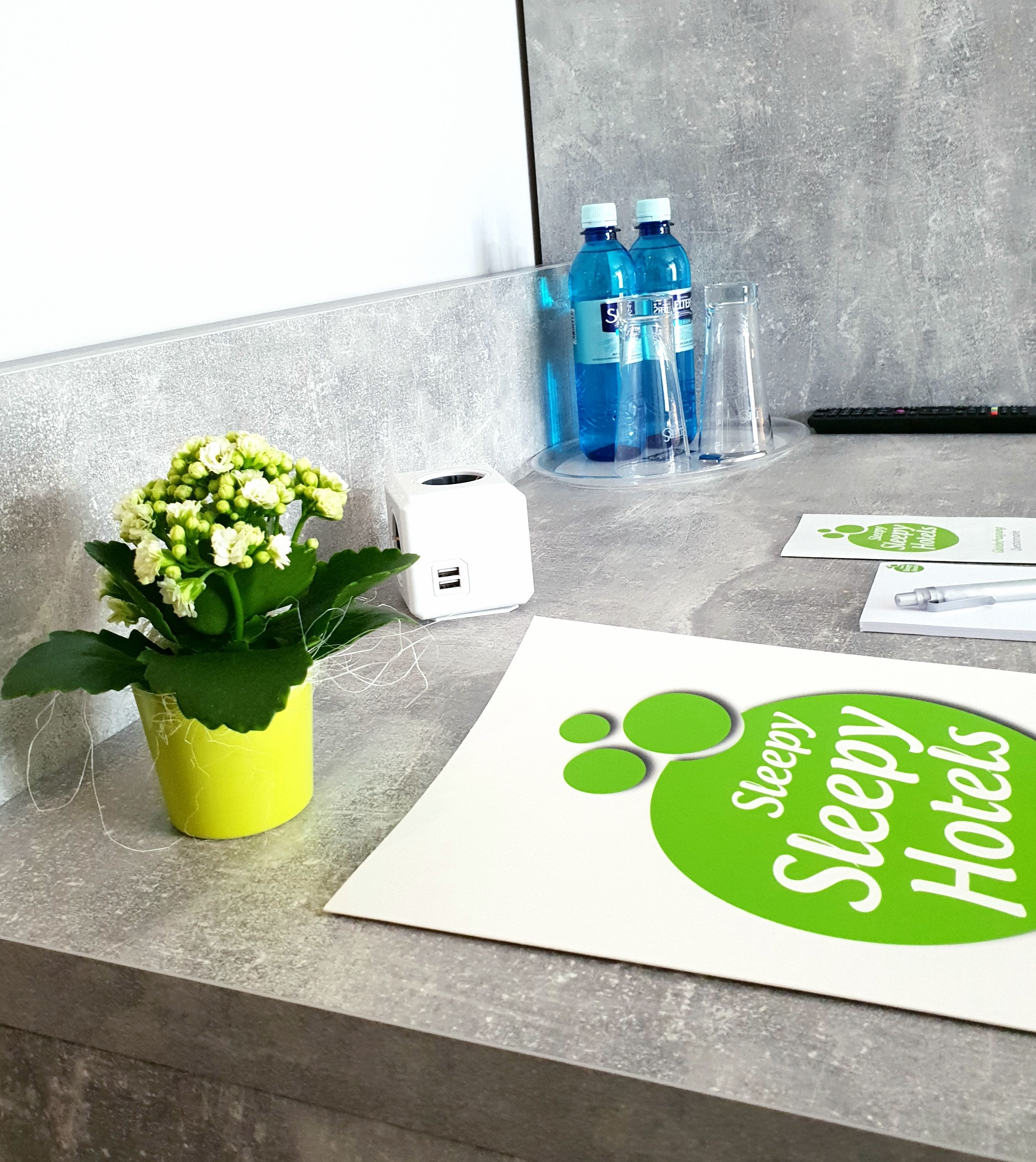 single room | room amenity