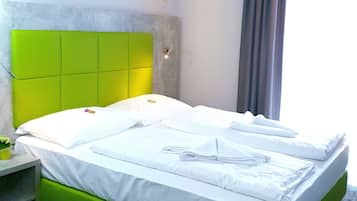 Ropa de cama hipoalergénica, decoración personalizada y escritorio