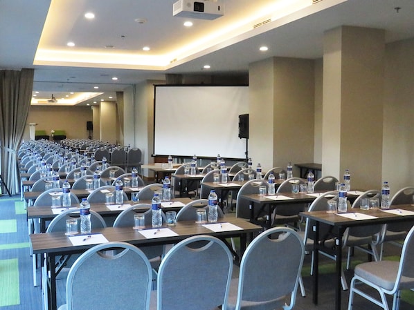 Meeting facility