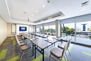 Meeting facility - Holiday Inn Express Jakarta Matraman by IHG (Jakarta)