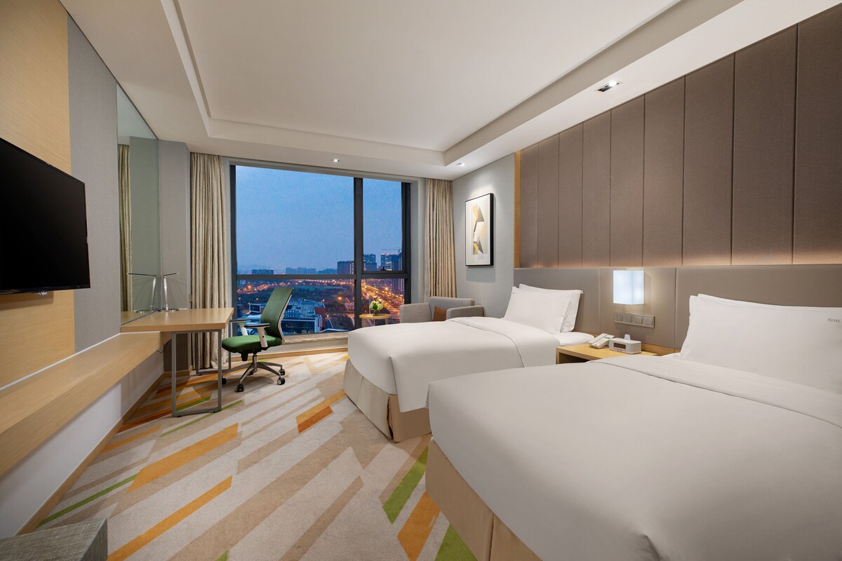 Standard Room, 2 Double Beds, City View (High Floor) | In-room safe, desk, blackout curtains, iron/ironing board