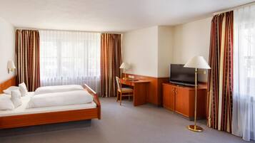 Roba de llit d'alta qualitat, caixa forta a l'habitació i escriptori