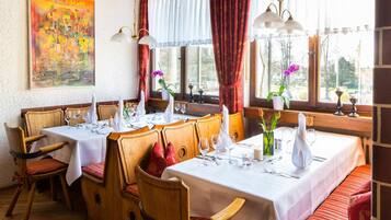 Esmorzar diari d'estil bufet (15 EUR per persona)