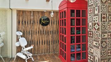Suite Superior Doble | Massage | Couples treatment rooms, sauna, hot tub, steam room, body treatments