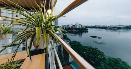 The Autumn Homestay
