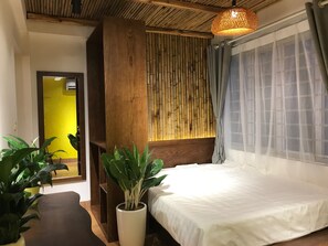Design Double Room, Lake View - The Autumn Homestay (Hanoi)