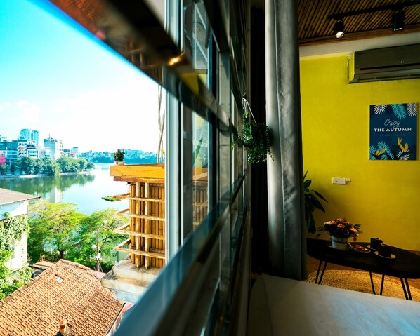 Design Double Room, Lake View | Balcony view