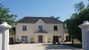 Unclassified image, 5 of 47, button - La Soierie (Chateauroux)