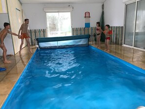 Indoor pool, pool loungers - La Soierie (Chateauroux)